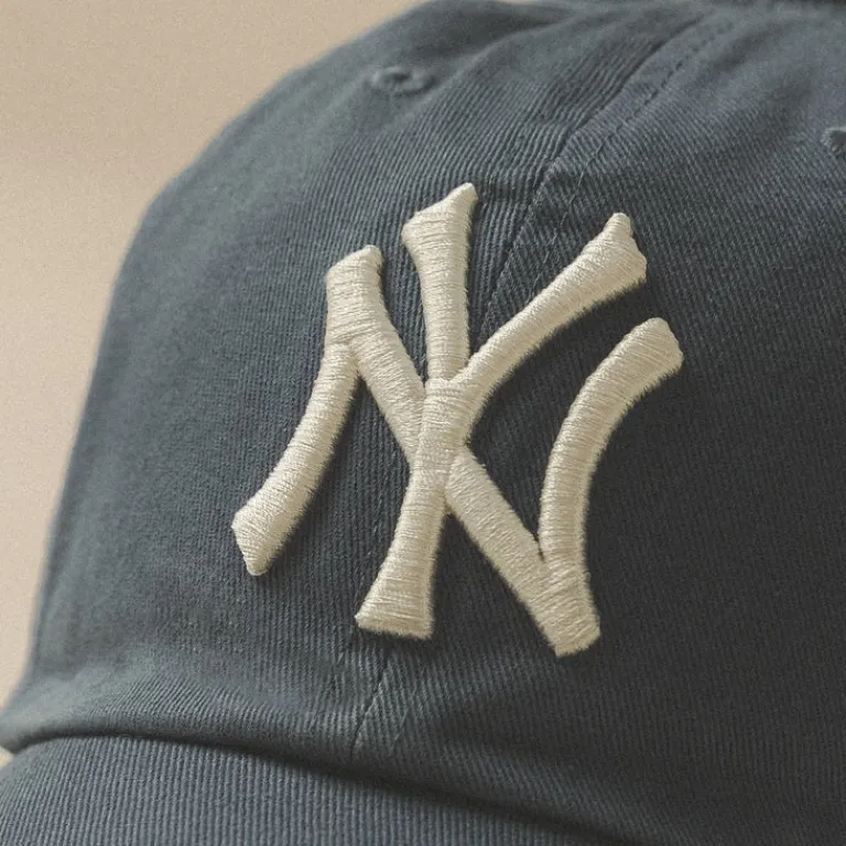 47 Alle Anzeigen|Caps & Bucket Hats*MLB New York Yankees *Clean Up* Cap Timber Blue