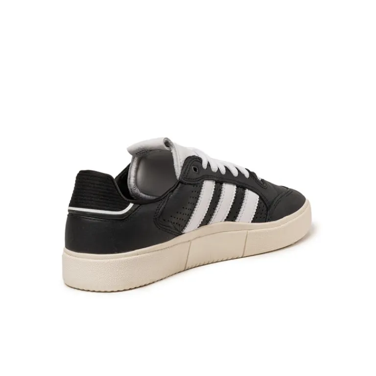 Adidas Sneakers En Cuir*Tyshawn Low Core Black / Footwear White / Cream White