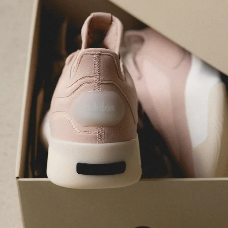 Adidas Sneakers En Cuir*x Fear of God Athletics II Ash Pearl / Ash Pearl / Ash Pearl