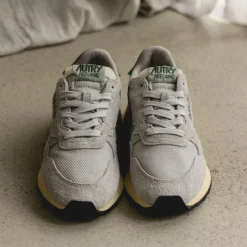 Autry Sneakers En Cuir|Chaussures De Running Retro*Reelwind Low W *Suede / Net* Vapor / Amazon