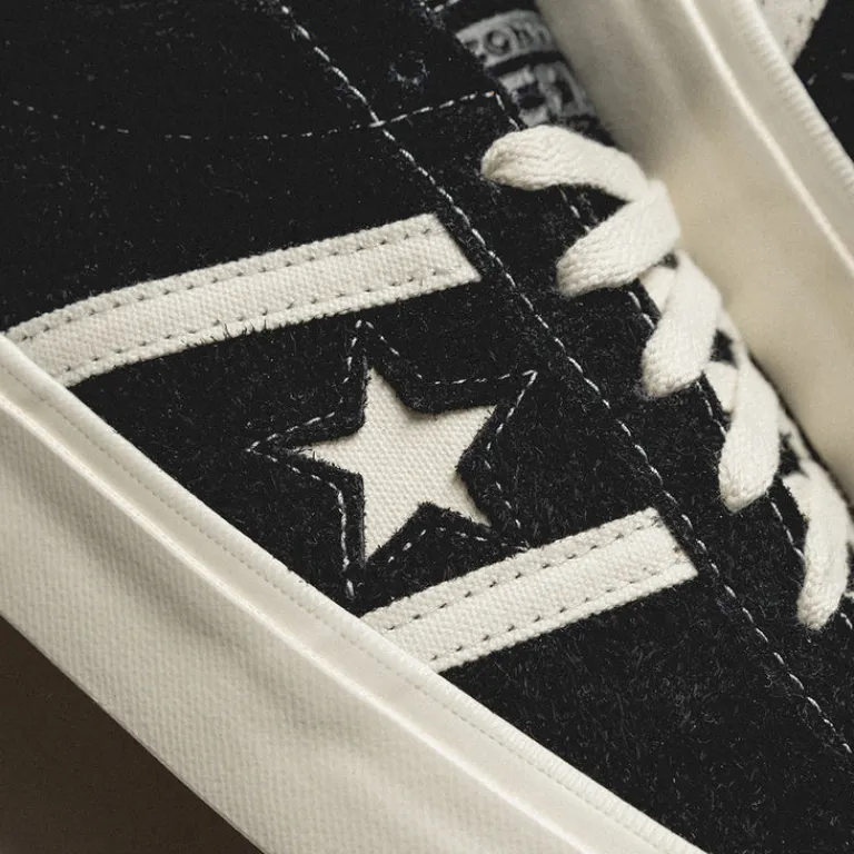Converse Sneakers En Cuir*One Star Academy Pro *Suede* Black / Egret