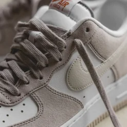 Nike Sneakers En Cuir*Air Force 1 '07 College Grey / Light Orewood Brown / White