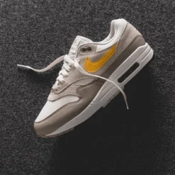 Nike Sneakers En Cuir|Chaussures De Running Retro*Air Max 1 Essential Summit White / University Gold / Vast Grey