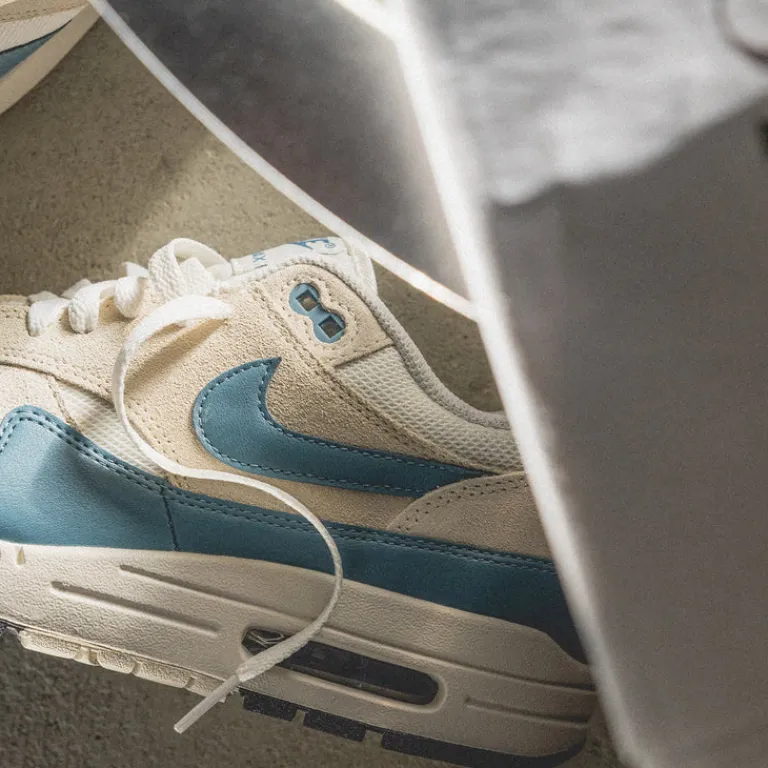 Nike Sneakers Blancs|Chaussures De Running Retro*Air Max 1 Essential Soft Pearl / Smokey Blue / Light Khaki / Black