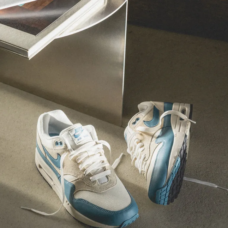 Nike Sneakers Blancs|Chaussures De Running Retro*Air Max 1 Essential Soft Pearl / Smokey Blue / Light Khaki / Black