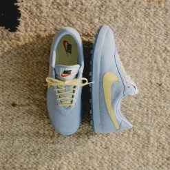 Nike Sneakers En Cuir*Astrograbber QS Aluminum / Soft Yellow / Sail / Black