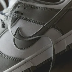 Nike Sneakers En Cuir*Dunk Low Retro White / Light Smoke Grey / White