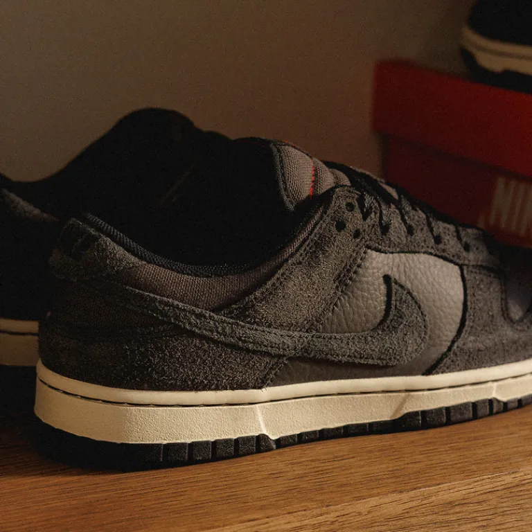 Nike Sneakers En Cuir*Dunk Low Retro PRM Black / Off Noir / Medium Ash / Coconut Milk