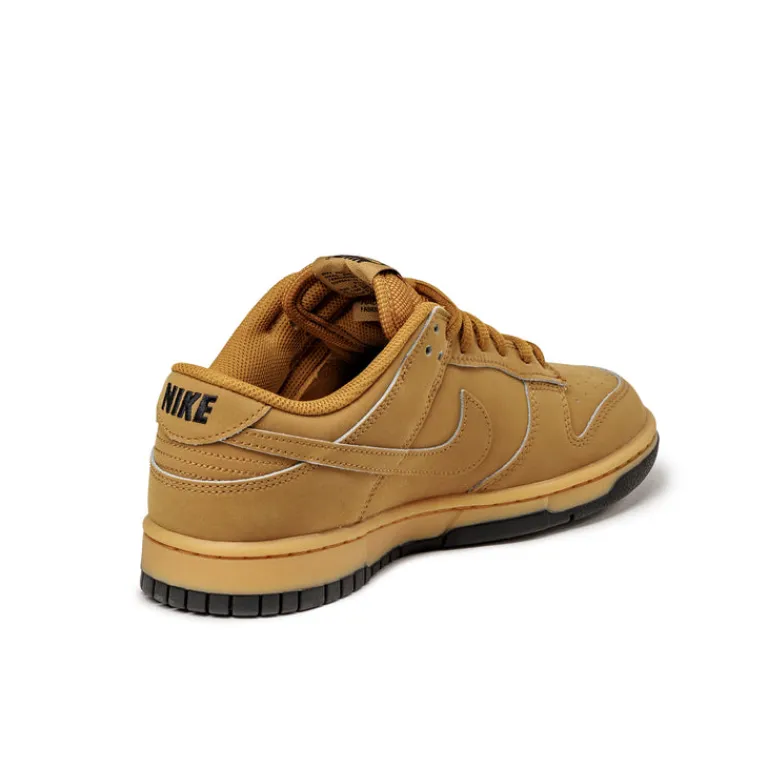 Nike Sneakers En Cuir*Dunk Low Retro SE Wheat / Wheat / Gum Yellow / Black