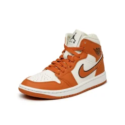 Jordan Sneakers En Cuir*Nike Wmns Air 1 Mid SE *Sport Spice* Coconut Milk / Sport Spice / Black / Sail