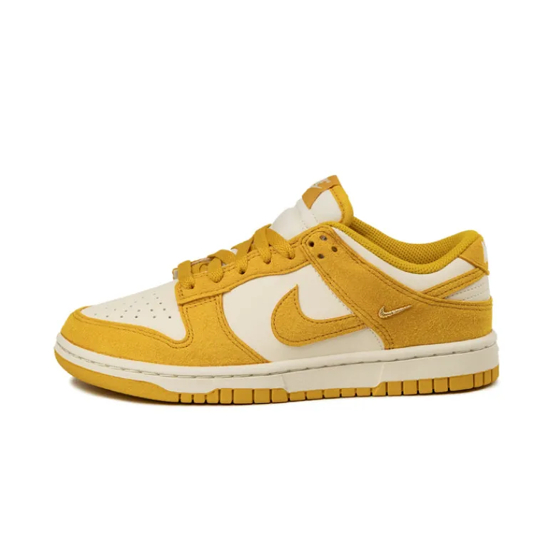 Nike Sneakers En Cuir*Wmns Dunk Low *Mini Swoosh* Pale Ivory / Dark Sulfur / Sail