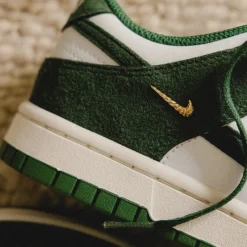 Nike Sneakers En Cuir|Sneakers Blancs*Wmns Dunk Low *Mini Swoosh* Summit White / George Green / Sail