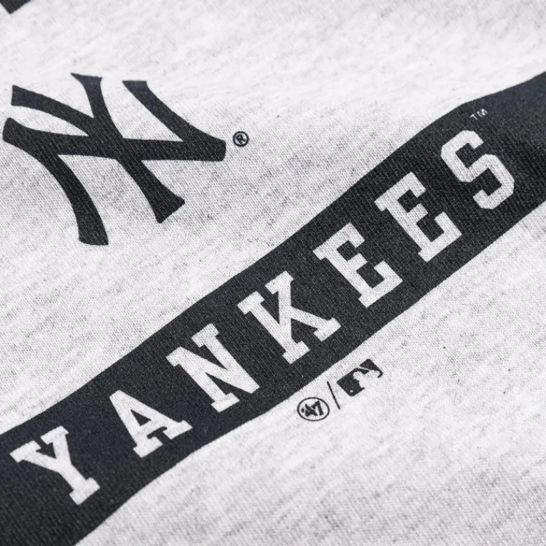 Sporty & Rich T-Shirts*x '47 & The New York Yankees League T-Shirt Heather Gray